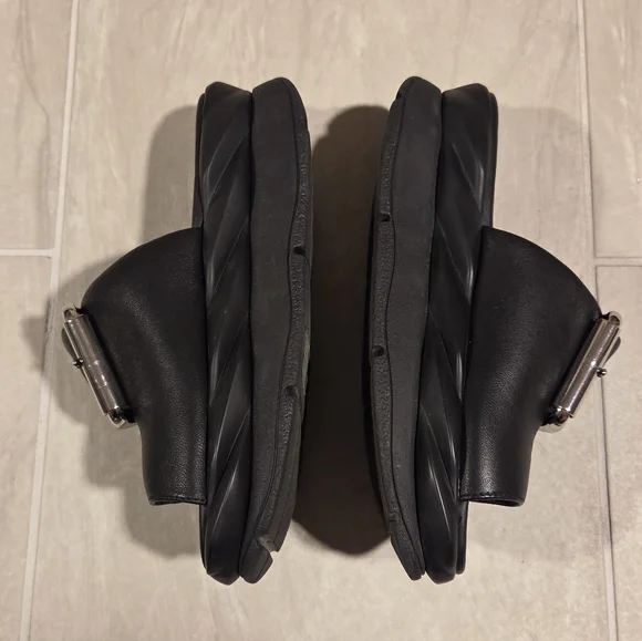 GUC 4CCCCEES Mellow Glow Sandals, Black - Picture 5 of 14